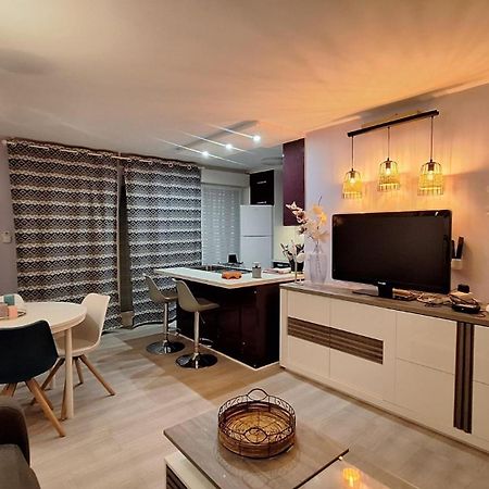 Charmant Appartement Residentiel Avec Terrasse, Jardin Privatif Et Piscine A Cannes คานส์ ภายนอก รูปภาพ