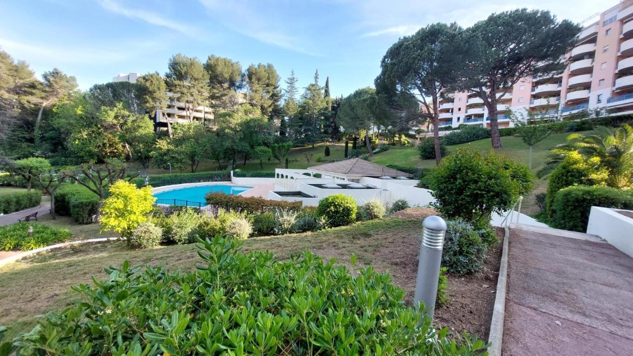 Charmant Appartement Residentiel Avec Terrasse, Jardin Privatif Et Piscine A Cannes คานส์ ภายนอก รูปภาพ