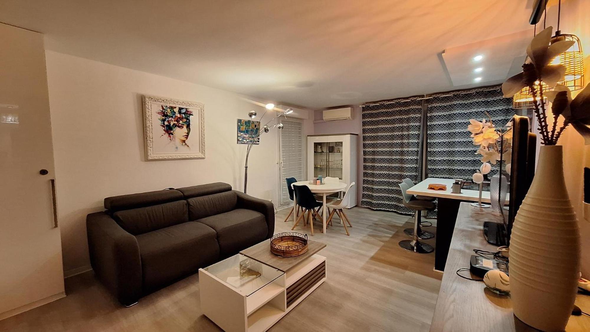 Charmant Appartement Residentiel Avec Terrasse, Jardin Privatif Et Piscine A Cannes คานส์ ภายนอก รูปภาพ